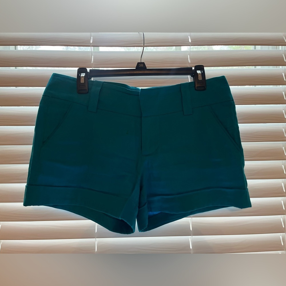 Alice + Olivia Blue shorts size 8